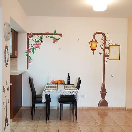 Danaos Apartman